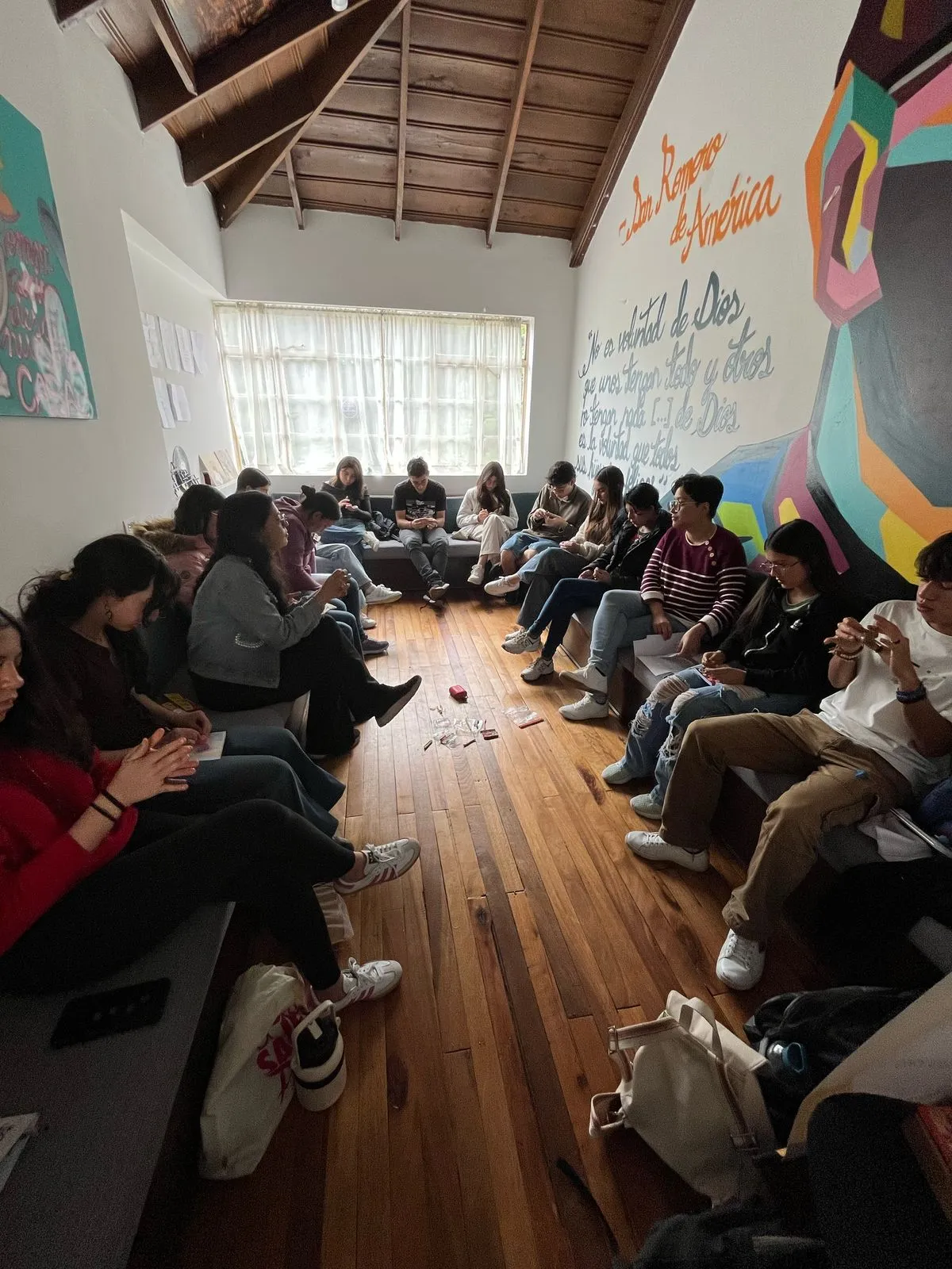Adolescentes en la experiencia Laberinto: Escribir para encontrarse